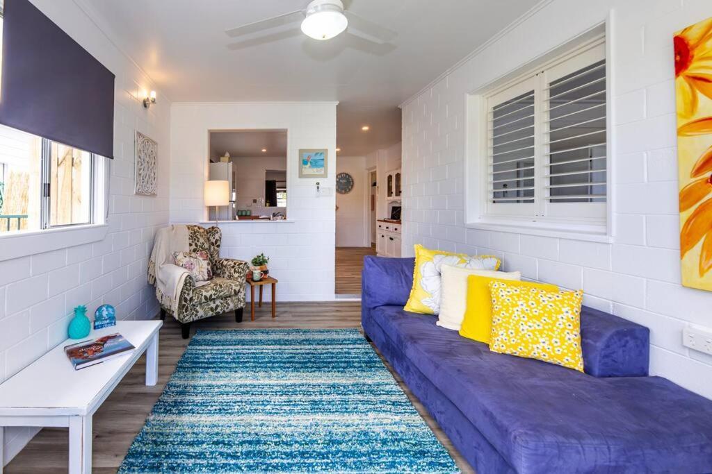 Puppies&Pancakes At Innes Park Opp Park&Beach Dogs Welcome Inside Pemberton Exterior photo