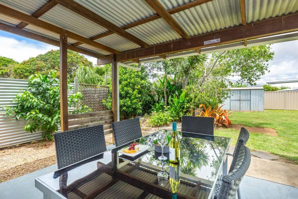 Puppies&Pancakes At Innes Park Opp Park&Beach Dogs Welcome Inside Pemberton Exterior photo