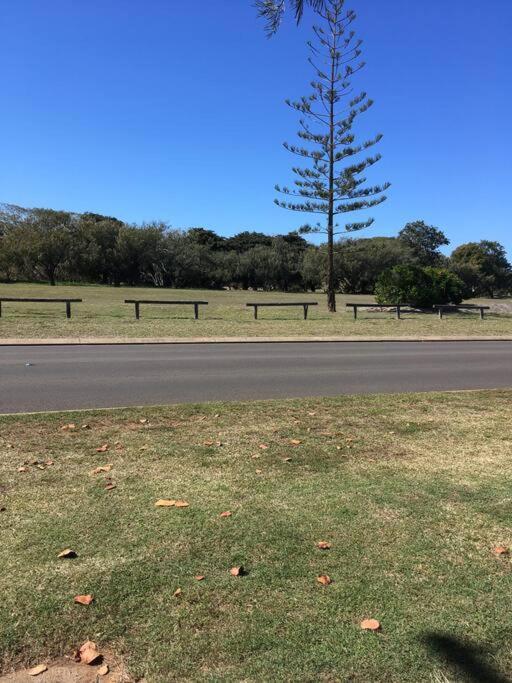 Puppies&Pancakes At Innes Park Opp Park&Beach Dogs Welcome Inside Pemberton Exterior photo