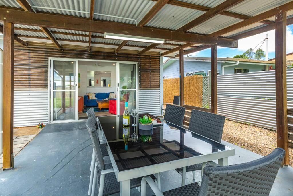 Puppies&Pancakes At Innes Park Opp Park&Beach Dogs Welcome Inside Pemberton Exterior photo