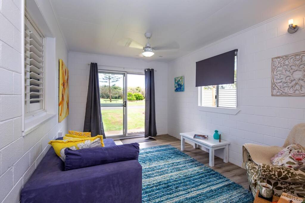 Puppies&Pancakes At Innes Park Opp Park&Beach Dogs Welcome Inside Pemberton Exterior photo