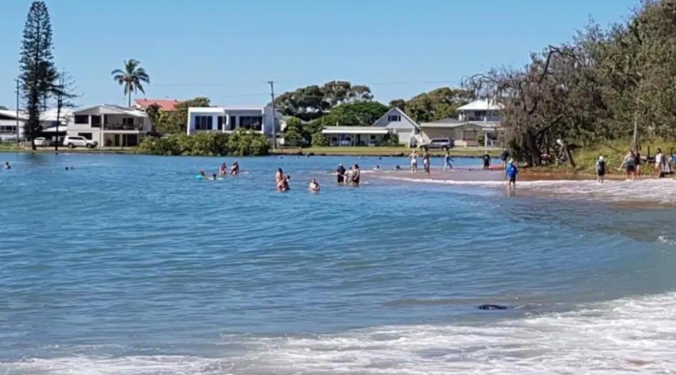 Puppies&Pancakes At Innes Park Opp Park&Beach Dogs Welcome Inside Pemberton Exterior photo